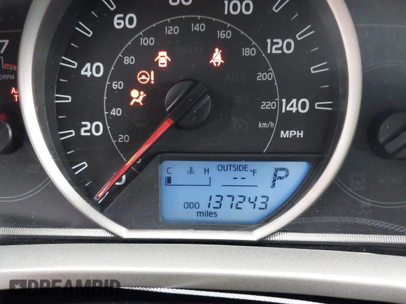 2015 Toyota RAV4 LE z VIN 2T3BFREV2FW277169, wystawiony jako IAAI lot #41781005 z przebiegiem 137 243 mil mil oraz . Historia ofert i sprzedaży dostępna na DreamBid. Obrazek 16.