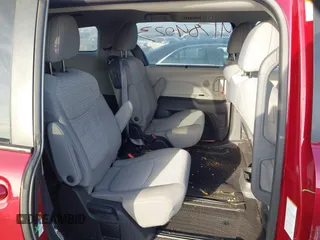 2022 Toyota Sienna LE z VIN 5TDKRKEC0NS093524, wystawiony jako IAAI lot #41784023 z przebiegiem 40 887 mil mil oraz . Historia ofert i sprzedaży dostępna na DreamBid. Obrazek 8.