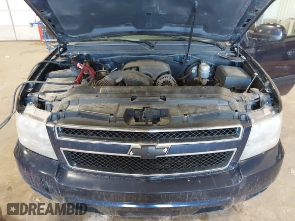 2009 Chevrolet Suburban LT w/1LT with VIN 1GNFK26319R272557, listed as a IAAI auction lot 42138238 with 223,599 mi miles. Bid and sale history available at carsss.com. Image 10.