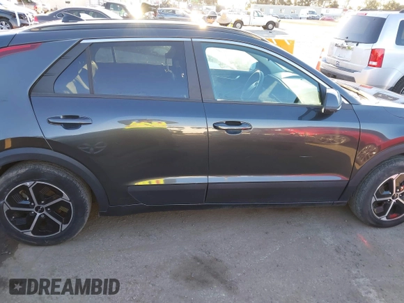 2024 Kia Niro LX with VIN KNDCP3LE4R5121941, listed as a IAAI auction lot 41841266 with 74,683 mi miles. Bid and sale history available at carsss.com. Image 13.