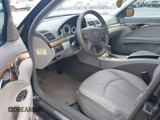 2009 Mercedes-Benz E 350 Luxury z VIN WDBUF87X39B388665, wystawiony jako IAAI lot #42165167 z przebiegiem 182 873 mil mil oraz . Historia ofert i sprzedaży dostępna na DreamBid. Obrazek 5.