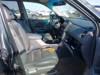 2006 Honda Pilot EX-L with VIN 5FNYF28546B015821, listed as a IAAI auction lot 41529408 with 145,209 mi miles. Bid and sale history available at carsss.com. Image 5.