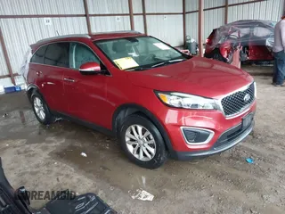 2016 Kia Sorento LX z VIN 5XYPG4A56GG150646, wystawiony jako IAAI lot #42150855 z przebiegiem 183 648 mil mil oraz . Historia ofert i sprzedaży dostępna na DreamBid. Obrazek 1.