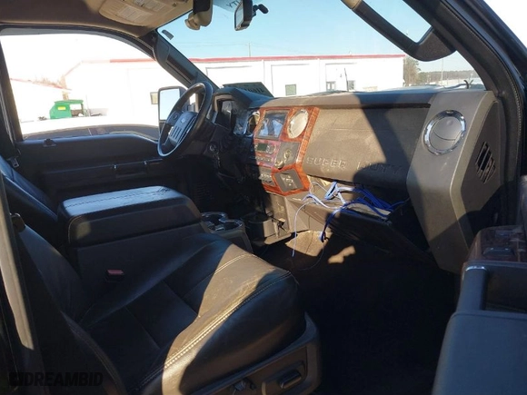 2009 Ford Super Duty F-250 SRW XL with VIN 1FTSW21539EA80214, listed as a IAAI auction lot 41601017 with 253,653 mi miles. Bid and sale history available at carsss.com. Image 5.