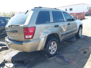 2005 Jeep Grand Cherokee Laredo with VIN 1J4GS48K85C600514, listed as a IAAI auction lot 42038098 with 274,938 mi miles and . Bid and sale history available at DreamBid. Image 4.