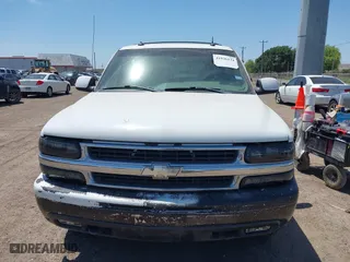 2003 Chevrolet Suburban LT with VIN 1GNFK16Z33J142851, listed as a IAAI auction lot 41936134 with 225,701 mi miles. Bid and sale history available at carsss.com. Image 6.
