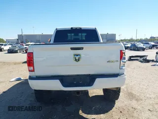 2018 Ram 2500 Big Horn with VIN 3C6UR5DL7JG290136, listed as a IAAI auction lot 41823442 with 106,167 mi miles. Bid and sale history available at carsss.com. Image 16.