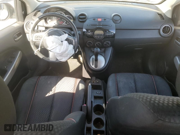 2013 Mazda 2 Touring z VIN JM1DE1LZ3D0157823, wystawiony jako Copart lot #48055395 z przebiegiem 140 538 mil mil oraz Szkoda całkowita • Salvage title. Historia ofert i sprzedaży dostępna na DreamBid. Obrazek 8.