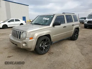 2009 Jeep Patriot Sport z VIN 1J4FT28B49D122606, wystawiony jako Copart lot #56721685 z przebiegiem 156 027 mil mil oraz Szkody całkowita. Historia ofert i sprzedaży dostępna na DreamBid. Obrazek 1.