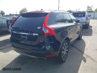 2016 Volvo XC60 T6 Drive-E with VIN YV449MDK7G2811221, listed as a IAAI auction lot 41914459 with 84,644 mi miles. Bid and sale history available at carsss.com. Image 4.
