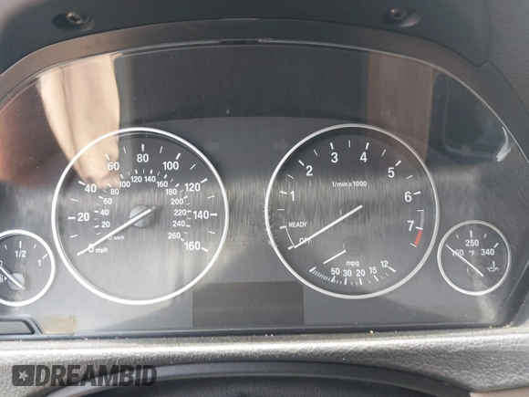 2015 BMW 3 Series 328i xDrive с VIN WBA3B5C54FF961859, выставлен на аукционе IAAI как лот 42647467 с пробегом Не указан миль и . История ставок и продаж доступна на DreamBid. Изображение 7.