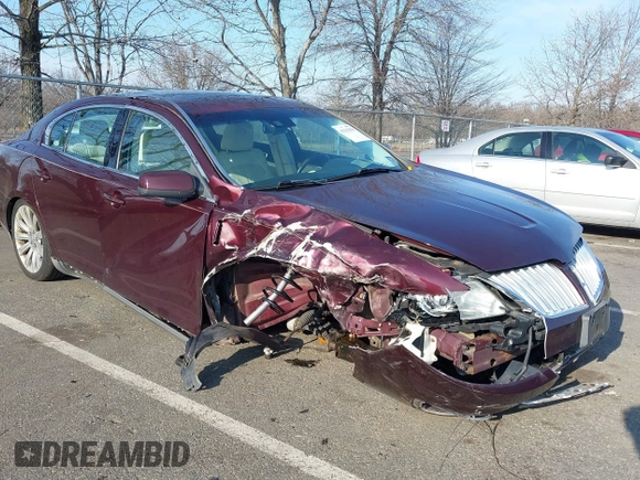 2011 Lincoln MKS z VIN 1LNHL9ERXBG603713, wystawiony jako IAAI lot #41215820 z przebiegiem 133 888 mil mil oraz . Historia ofert i sprzedaży dostępna na DreamBid. Obrazek 6.
