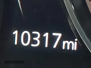 2024 Mazda CX-90 Select z VIN JM3KKAHD3R1165975, wystawiony jako IAAI lot #42086144 z przebiegiem 10 317 mil mil oraz . Historia ofert i sprzedaży dostępna na DreamBid. Obrazek 16.