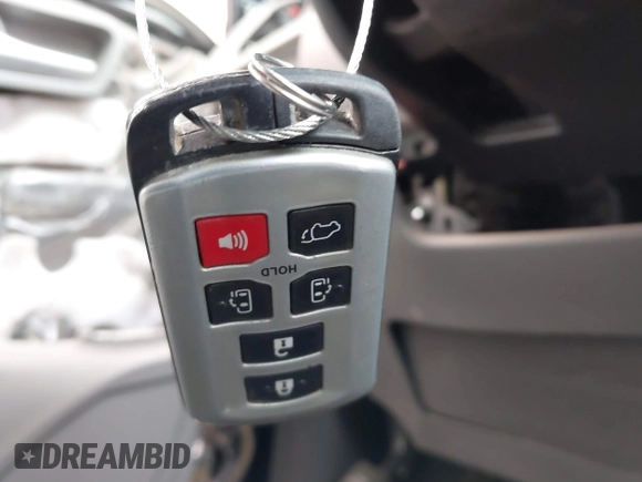 2019 Toyota Sienna XLE Auto Access Seat with VIN 5TDYZ3DCXKS986393, listed as a IAAI auction lot 41451840 with 93,424 mi miles. Bid and sale history available at carsss.com. Image 11.
