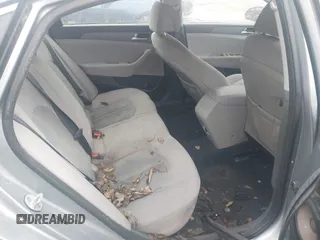 2017 Hyundai Sonata 2.4L z VIN 5NPE24AF1HH520605, wystawiony jako IAAI lot #40844185 z przebiegiem 178 208 mil mil oraz . Historia ofert i sprzedaży dostępna na DreamBid. Obrazek 8.