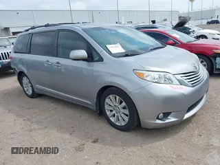 2012 Toyota Sienna XLE AAS z VIN 5TDYK3DC8CS249022, wystawiony jako IAAI lot #41951055 z przebiegiem 91 263 mil mil oraz . Historia ofert i sprzedaży dostępna na DreamBid. Obrazek 1.