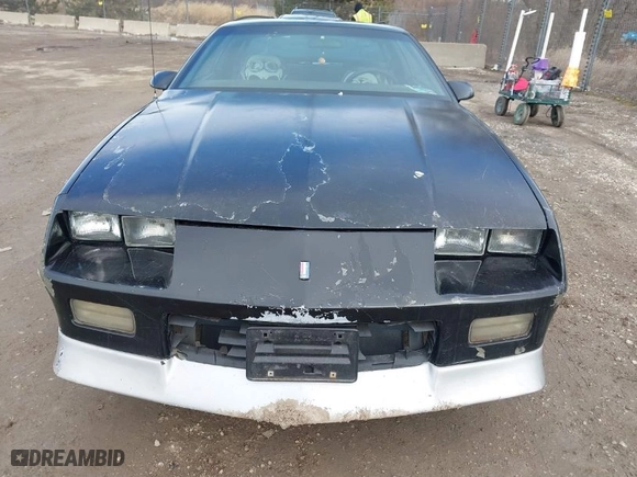1992 Chevrolet Camaro RS with VIN 1G1FP23E1NL143868, listed as a IAAI auction lot 41702662 with 187,338 mi miles. Bid and sale history available at carsss.com. Image 6.