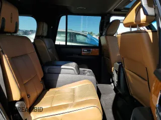 2011 Lincoln Navigator z VIN 5LMJJ2H58BEJ01847, wystawiony jako Copart lot #81804584 z przebiegiem 177 445 mil mil oraz Szkoda całkowita • Salvage title. Historia ofert i sprzedaży dostępna na DreamBid. Obrazek 11.