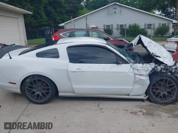 2014 Ford Mustang V6 with VIN 1ZVBP8AM3E5303642, listed as a IAAI auction lot 42559641 with 64,014 mi miles and . Bid and sale history available at DreamBid. Image 14.