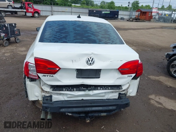 2013 Volkswagen Jetta TDI w/Premium/Nav with VIN 3VWLL7AJ3DM418377, listed as a IAAI auction lot 42768223 with 149,241 mi miles and . Bid and sale history available at DreamBid. Image 17.
