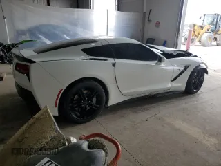 2016 Chevrolet Corvette 1LT z VIN 1G1YB2D79G5115475, wystawiony jako Copart lot #49089965 z przebiegiem Nie podano mil oraz Szkoda całkowita • Salvage title. Historia ofert i sprzedaży dostępna na DreamBid. Obrazek 3.