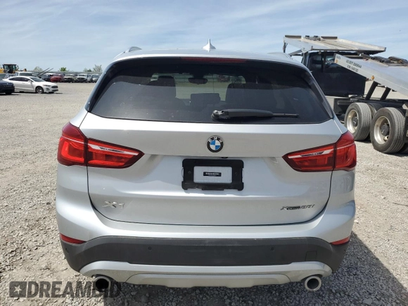 2021 BMW X1 xDrive28i z VIN WBXJG9C07M5S85128, wystawiony jako Copart lot #53477145 z przebiegiem 18 370 mil mil oraz Szkody całkowita. Historia ofert i sprzedaży dostępna na DreamBid. Obrazek 6.