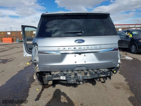 2024 Ford Expedition Max Limited with VIN 1FMJK2A82REA45595, listed as a IAAI auction lot 41425297 with NaN miles. Bid and sale history available at carsss.com. Image 6.