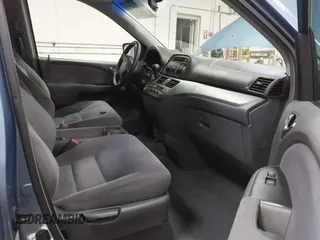 2006 Honda Odyssey EX with VIN 5FNRL38466B123206, listed as a IAAI auction lot 41731572 with 110,792 mi miles. Bid and sale history available at carsss.com. Image 5.