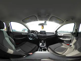 2023 Kia Forte LXS z VIN 3KPF24AD4PE627976, wystawiony jako IAAI lot #41540833 z przebiegiem 18 748 mil mil oraz . Historia ofert i sprzedaży dostępna na DreamBid. Obrazek 18.