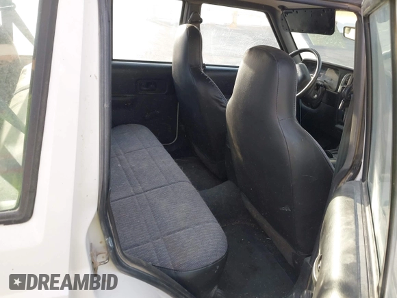2000 Jeep Cherokee SE с VIN 1J4FT28S2YL105971, выставлен на аукционе IAAI как лот 42014977 с пробегом 216 823 миль миль и . История ставок и продаж доступна на DreamBid. Изображение 8.