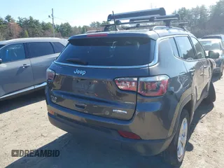 2018 Jeep Compass Latitude z VIN 3C4NJDBB3JT401720, wystawiony jako IAAI lot #42055295 z przebiegiem 55 649 mil mil oraz . Historia ofert i sprzedaży dostępna na DreamBid. Obrazek 16.