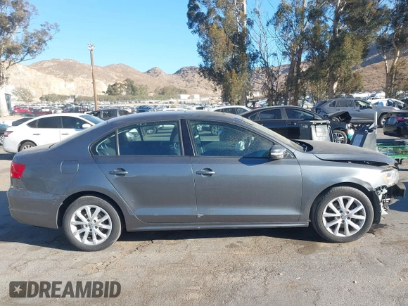 2011 Volkswagen Jetta SE with VIN 3VWDZ7AJ7BM318623, listed as a IAAI auction lot 41131568 with 130,799 mi miles and . Bid and sale history available at DreamBid. Image 13.