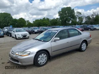 1998 Honda Accord LX with VIN 1HGCG5643WA061251, listed as a Copart auction lot 58901635 with 116,447 mi miles and Salvage title. Bid and sale history available at DreamBid. Image 1.