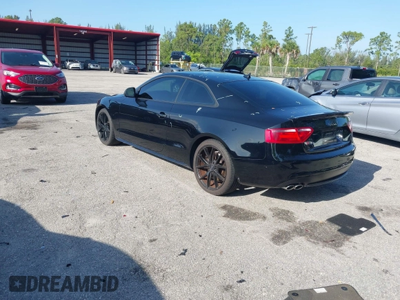 2009 Audi S5 z VIN WAURV78T99A036807, wystawiony jako IAAI lot #42352152 z przebiegiem 122 196 mil mil oraz . Historia ofert i sprzedaży dostępna na DreamBid. Obrazek 3.