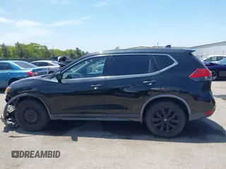 2017 Nissan Rogue S z VIN JN8AT2MT7HW381998, wystawiony jako IAAI lot #42384384 z przebiegiem 109 842 mil mil oraz . Historia ofert i sprzedaży dostępna na DreamBid. Obrazek 14.