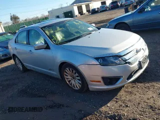 2010 Ford Fusion Hybrid with VIN 3FADP0L37AR197436, listed as a IAAI auction lot 41770917 with 999,999 mi miles. Bid and sale history available at carsss.com. Image 1.