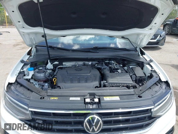 2022 Volkswagen Tiguan SE R-Line Black z VIN 3VVCB7AX5NM138604, wystawiony jako IAAI lot #42104933 z przebiegiem 31 489 mil mil oraz . Historia ofert i sprzedaży dostępna na DreamBid. Obrazek 10.