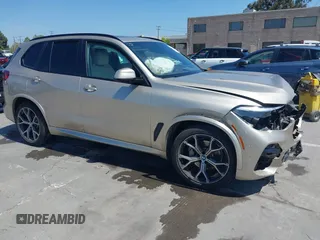 2019 BMW X5 xDrive40i z VIN 5UXCR6C54KLL62006, wystawiony jako IAAI lot #42149795 z przebiegiem 57 470 mil mil oraz . Historia ofert i sprzedaży dostępna na DreamBid. Obrazek 1.