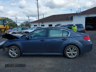 2014 Subaru Legacy Premium z VIN 4S3BMBC66E3027489, wystawiony jako IAAI lot #42210066 z przebiegiem 119 276 mil mil oraz . Historia ofert i sprzedaży dostępna na DreamBid. Obrazek 14.