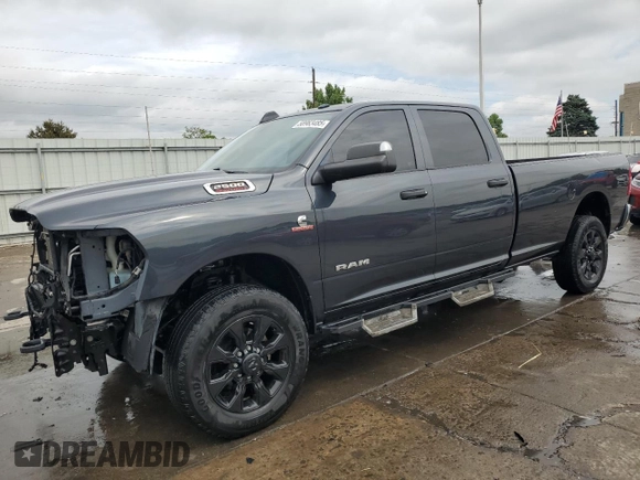2020 Ram 2500 Tradesman z VIN 3C6UR5HL6LG206160, wystawiony jako Copart lot #58963485 z przebiegiem 111 722 mil mil oraz Szkoda całkowita • Salvage title. Historia ofert i sprzedaży dostępna na DreamBid. Obrazek 1.
