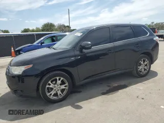 2014 Mitsubishi Outlander GT z VIN JA4JZ4AX7EZ017369, wystawiony jako Copart lot #54223775 z przebiegiem 131 555 mil mil oraz Szkoda całkowita • Salvage title. Historia ofert i sprzedaży dostępna na DreamBid. Obrazek 1.