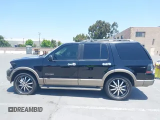 2002 Ford Explorer Eddie Bauer z VIN 1FMDU74E42ZC47584, wystawiony jako IAAI lot #42456721 z przebiegiem 141 518 mil mil oraz . Historia ofert i sprzedaży dostępna na DreamBid. Obrazek 14.