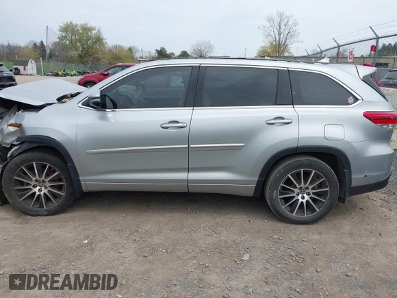 2018 Toyota Highlander SE with VIN 5TDJZRFH3JS903348, listed as a IAAI auction lot 42132056 with 115,384 mi miles and . Bid and sale history available at DreamBid. Image 15.