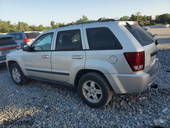 2007 Jeep Grand Cherokee Laredo with VIN 1J8GS48K67C583973, listed as a Copart auction lot 53351705 with 113,846 mi miles and Salvage Title. Bid and sale history available at carsss.com. Image 2.