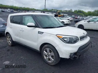 2019 Kia Soul z VIN KNDJN2A20K7919055, wystawiony jako IAAI lot #42198676 z przebiegiem 116 108 mil mil oraz . Historia ofert i sprzedaży dostępna na DreamBid. Obrazek 1.