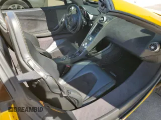2016 McLaren 650S z VIN SBM11FAA6GW006251, wystawiony jako Copart lot #70628064 z przebiegiem 13 452 mil mil oraz Szkody całkowita. Historia ofert i sprzedaży dostępna na DreamBid. Obrazek 8.