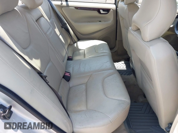 2004 Volvo S60 с VIN YV1RS61T442343704, выставлен на аукционе IAAI как лот 42318811 с пробегом 173 475 миль миль и . История ставок и продаж доступна на DreamBid. Изображение 8.