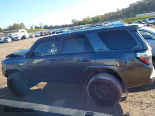 2015 Toyota 4Runner Limited with VIN JTEBU5JRXF5204738, listed as a IAAI auction lot 40918022 with 228,213 mi miles. Bid and sale history available at carsss.com. Image 14.