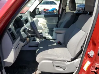 2008 Jeep Liberty Sport z VIN 1J8GN28K68W143375, wystawiony jako Copart lot #56186215 z przebiegiem 64 472 mil mil oraz Szkoda całkowita • Salvage title. Historia ofert i sprzedaży dostępna na DreamBid. Obrazek 7.