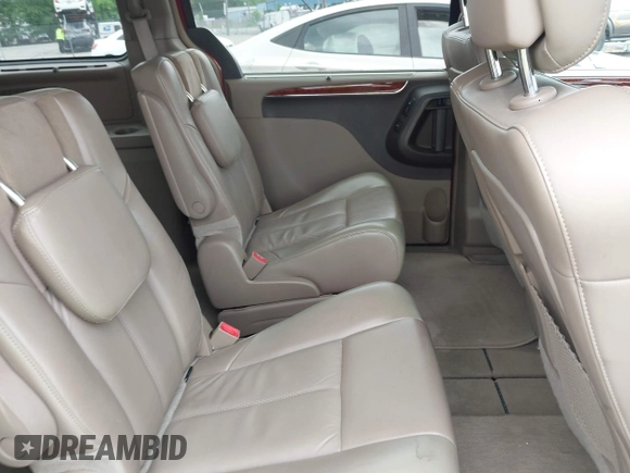 2013 Chrysler Town & Country Limited z VIN 2C4RC1GG0DR809789, wystawiony jako IAAI lot #42375930 z przebiegiem 102 545 mil mil oraz . Historia ofert i sprzedaży dostępna na DreamBid. Obrazek 8.